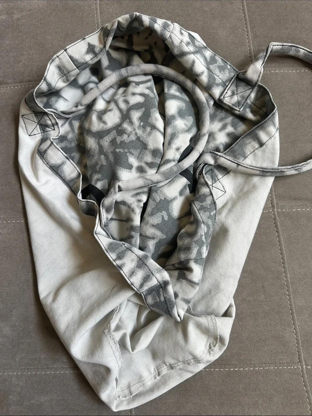 ALO Yoga Gray & White Tie-Dye Canvas Tote with Logo